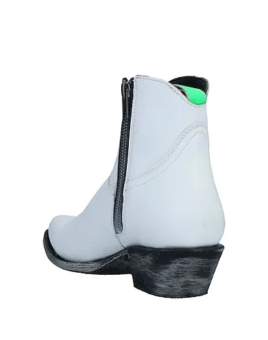 https://images.styletyx.com/images/white-leather-ankle-boot-mexicana-1635973_3.webp