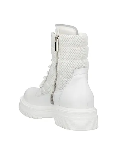 https://images.styletyx.com/images/white-leather-ankle-boot-mich-e-simon-13174065_3.webp