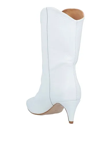 https://images.styletyx.com/images/white-leather-ankle-boot-ranye-873705411_3.webp