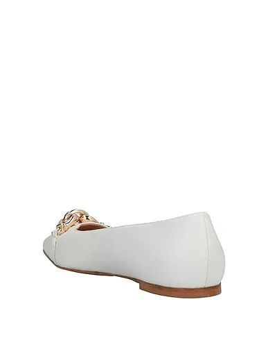 https://images.styletyx.com/images/white-leather-ballet-flats-baldinini-2885729_3.webp
