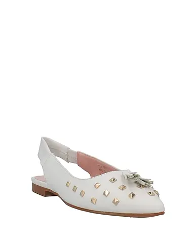 https://images.styletyx.com/images/white-leather-ballet-flats-marc-cain-13077817_2.webp