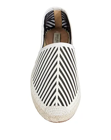 https://images.styletyx.com/images/white-leather-espadrilles-emporio-armani-37370064_4.webp