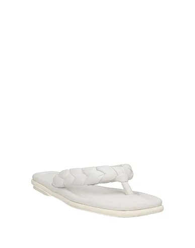 https://images.styletyx.com/images/white-leather-flip-flops-181-13282864_2.webp