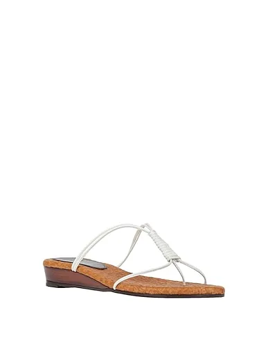 https://images.styletyx.com/images/white-leather-flip-flops-hazy-13431160_2.webp