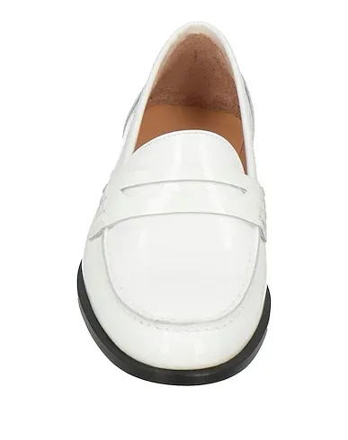 https://images.styletyx.com/images/white-leather-loafers-boemos-13230955_4.webp