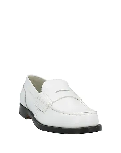 https://images.styletyx.com/images/white-leather-loafers-college-13314229_2.webp