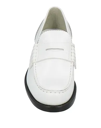 https://images.styletyx.com/images/white-leather-loafers-college-13314229_4.webp