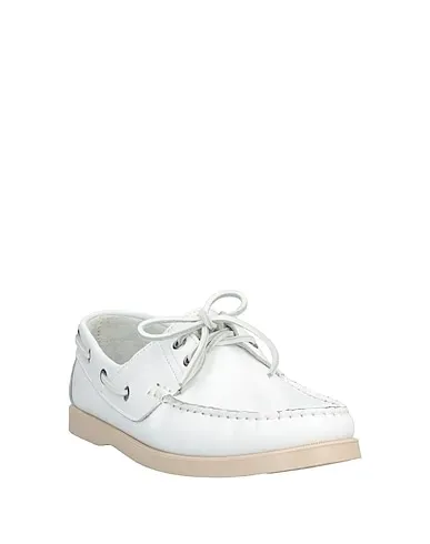 https://images.styletyx.com/images/white-leather-loafers-grey-daniele-alessandrini-3202277_2.webp