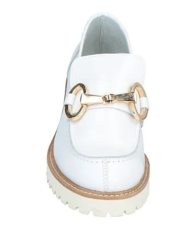 https://images.styletyx.com/images/white-leather-loafers-vsl-13294052_4.webp