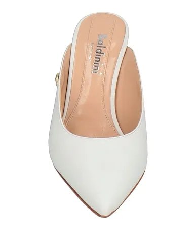 https://images.styletyx.com/images/white-leather-mules-and-clogs-baldinini-1415011850_4.webp