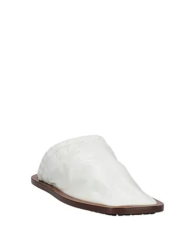 https://images.styletyx.com/images/white-leather-mules-and-clogs-plan-c-13415579_2.webp