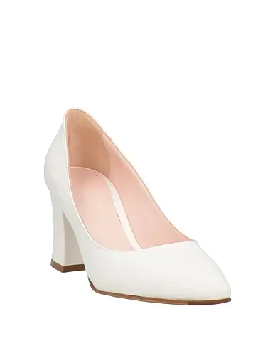 https://images.styletyx.com/images/white-leather-pump-fauzian-jeunesse-710775552_2.webp
