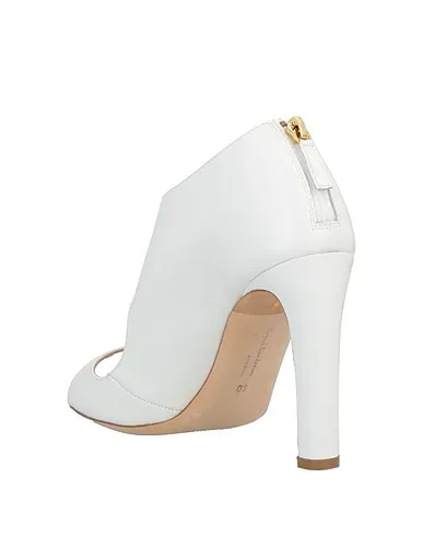 https://images.styletyx.com/images/white-leather-pump-rupert-sanderson-3049762_3.webp