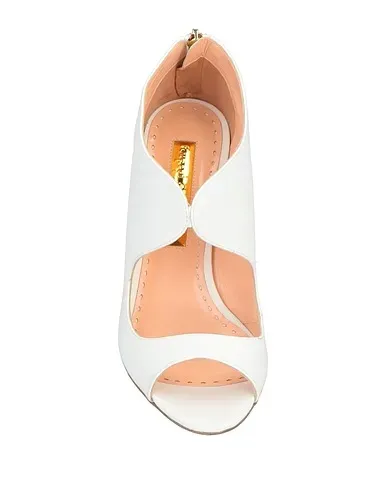 https://images.styletyx.com/images/white-leather-pump-rupert-sanderson-3049762_4.webp