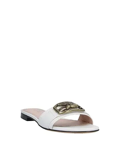 https://images.styletyx.com/images/white-leather-sandals-etro-1617618_2.webp