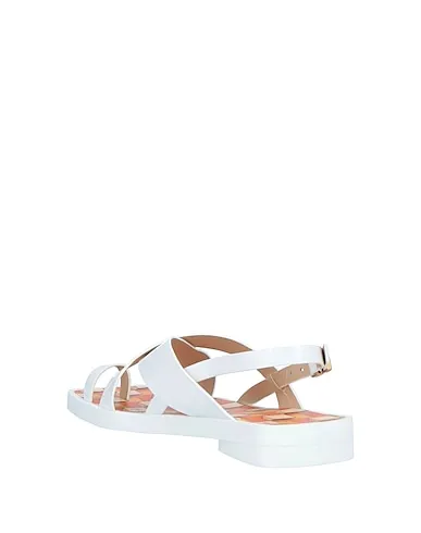 https://images.styletyx.com/images/white-leather-sandals-fabi-872843088_3.webp