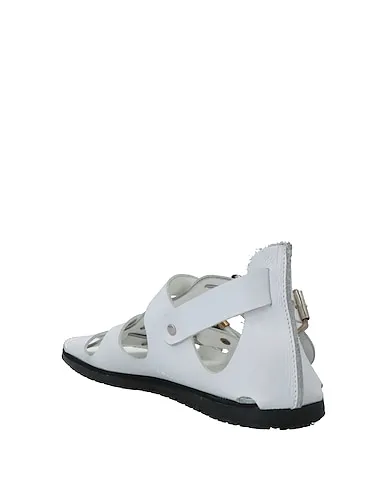 https://images.styletyx.com/images/white-leather-sandals-il-laccio-13155727_3.webp