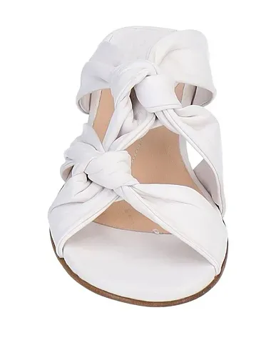 https://images.styletyx.com/images/white-leather-sandals-ixos-1432854_4.webp
