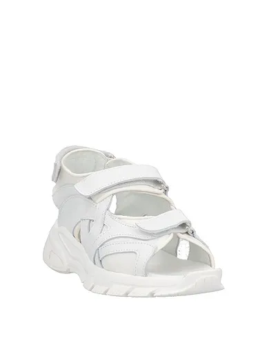 https://images.styletyx.com/images/white-leather-sandals-liviana-conti-872677336_2.webp