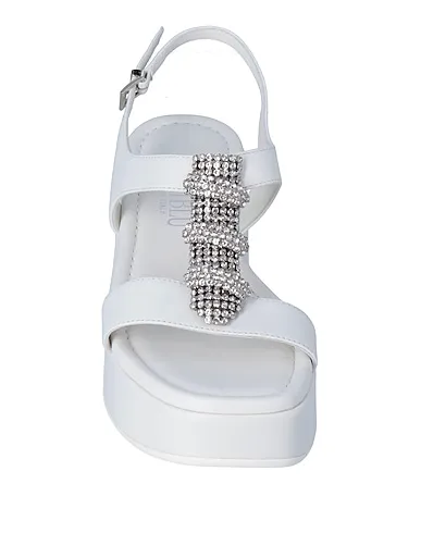 https://images.styletyx.com/images/white-leather-sandals-loriblu-2953720_4.webp