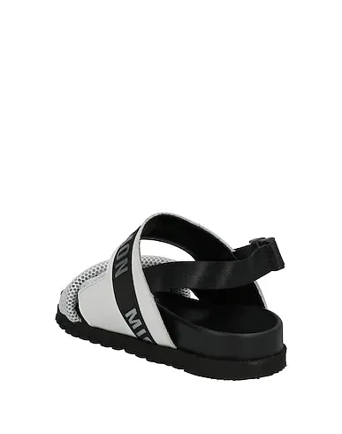 https://images.styletyx.com/images/white-leather-sandals-mich-e-simon-13362688_3.webp