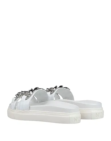 https://images.styletyx.com/images/white-leather-sandals-n21-2162371_3.webp
