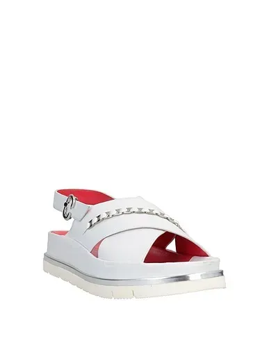 https://images.styletyx.com/images/white-leather-sandals-pas-de-rouge-13051622_2.webp