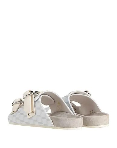 https://images.styletyx.com/images/white-leather-sandals-pierre-hardy-873312838_3.webp