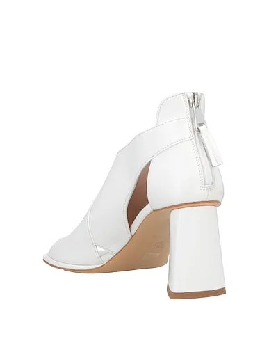 https://images.styletyx.com/images/white-leather-sandals-strategia-12985215_3.webp