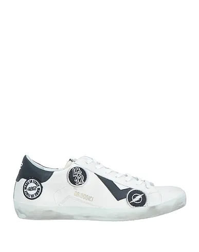https://images.styletyx.com/images/white-leather-sneakers-4b12-1225143144_1.webp