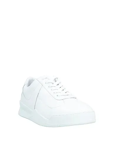 https://images.styletyx.com/images/white-leather-sneakers-a-cold-wall-2736176_2.webp