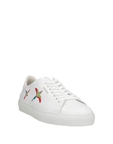 https://images.styletyx.com/images/white-leather-sneakers-axel-arigato-13251376_2.webp