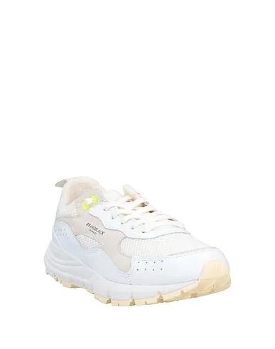 https://images.styletyx.com/images/white-leather-sneakers-brandblack-13189610_2.webp
