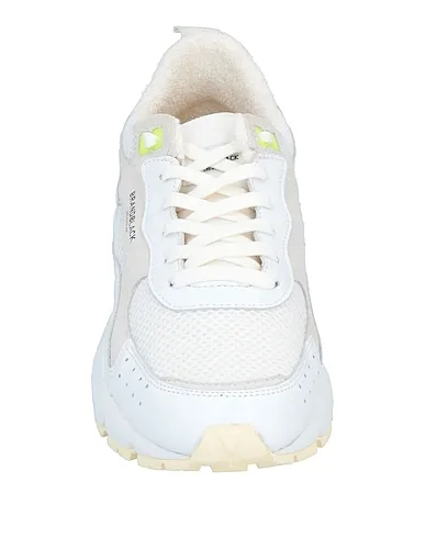 https://images.styletyx.com/images/white-leather-sneakers-brandblack-13189610_4.webp