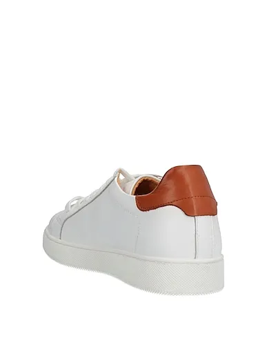 https://images.styletyx.com/images/white-leather-sneakers-cafenoir-3049391_3.webp