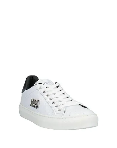 https://images.styletyx.com/images/white-leather-sneakers-cavalli-class-2544346_2.webp