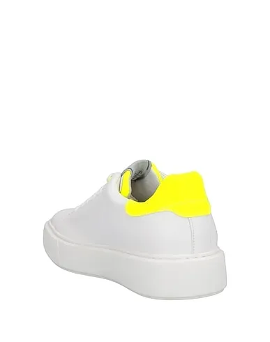 https://images.styletyx.com/images/white-leather-sneakers-cesare-paciotti-4us-3202323_3.webp