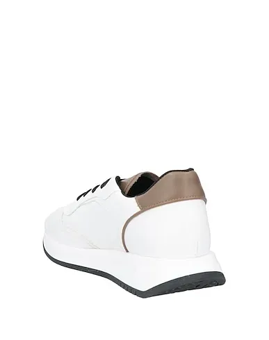 https://images.styletyx.com/images/white-leather-sneakers-cesare-paciotti-4us-711488249_3.webp