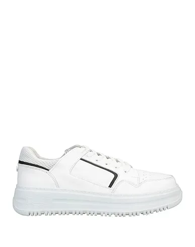 https://images.styletyx.com/images/white-leather-sneakers-cult-3206774_1.webp