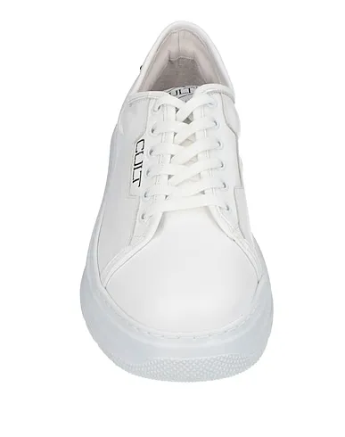 https://images.styletyx.com/images/white-leather-sneakers-cult-3258293_4.webp