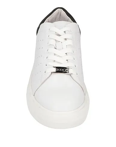 https://images.styletyx.com/images/white-leather-sneakers-cult-663140735_4.webp