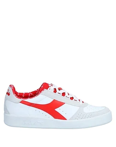 https://images.styletyx.com/images/white-leather-sneakers-diadora-1649355_1.webp
