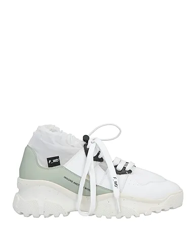 https://images.styletyx.com/images/white-leather-sneakers-f-wd-13246806_1.webp