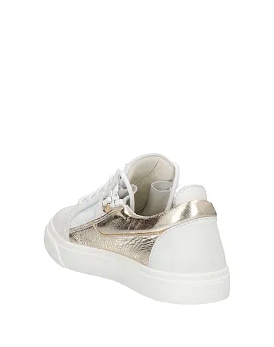 https://images.styletyx.com/images/white-leather-sneakers-giuseppe-zanotti-13058256_3.webp