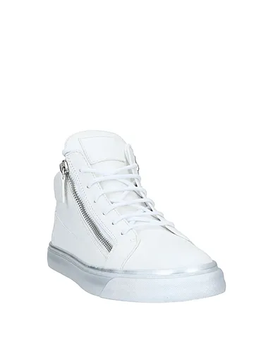 https://images.styletyx.com/images/white-leather-sneakers-giuseppe-zanotti-1645326_2.webp
