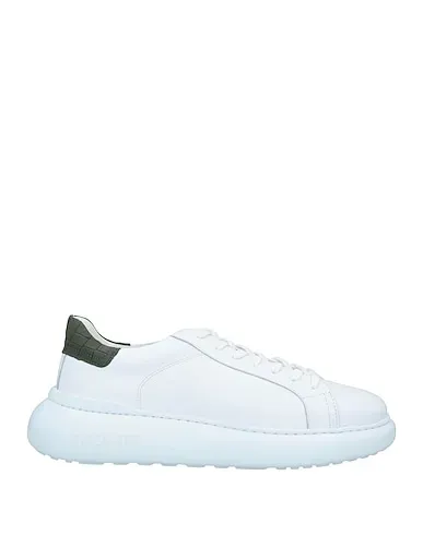 https://images.styletyx.com/images/white-leather-sneakers-hide-jack-933275_1.webp