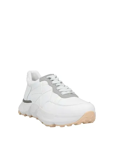 https://images.styletyx.com/images/white-leather-sneakers-l4k3-13216173_2.webp