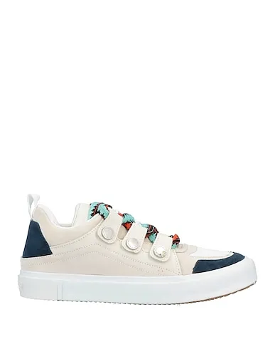 https://images.styletyx.com/images/white-leather-sneakers-marcelo-burlon-13641343_1.webp