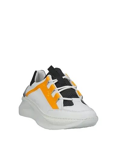 https://images.styletyx.com/images/white-leather-sneakers-mich-e-simon-13013270_2.webp
