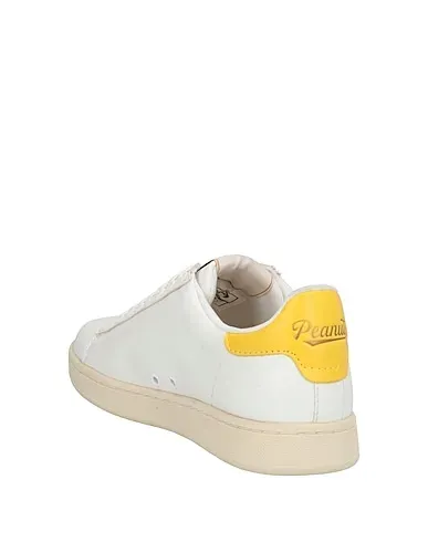 https://images.styletyx.com/images/white-leather-sneakers-moaconcept-1908921816_3.webp